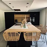 De Charme Chez Malika & Max * マルメディ